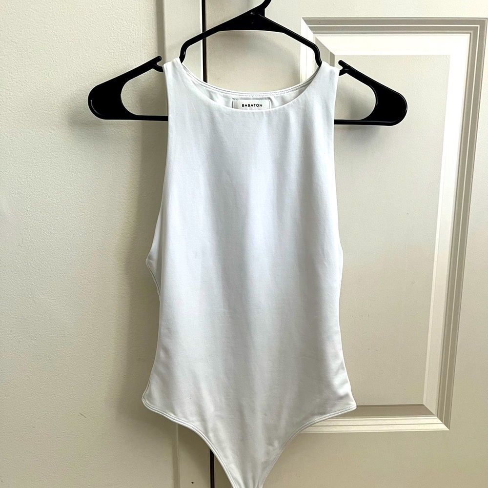 Aritzia Babaton Contour 90s Bodysuit Crewneck Sleek High Neck Bodysuit in White